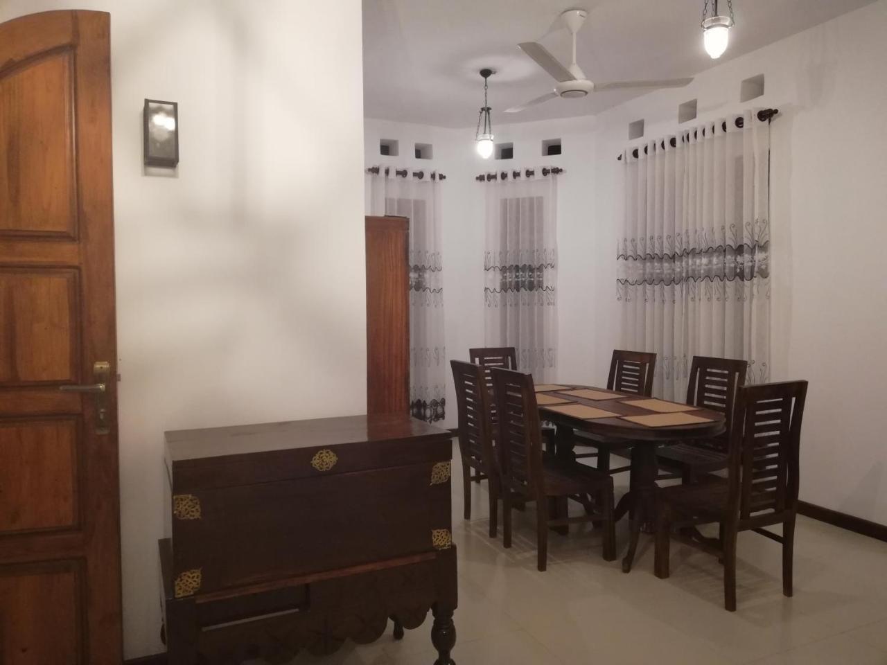 Air Port 5 Minutes Super Clean Upul Bed & Breakfast Negombo Exterior photo